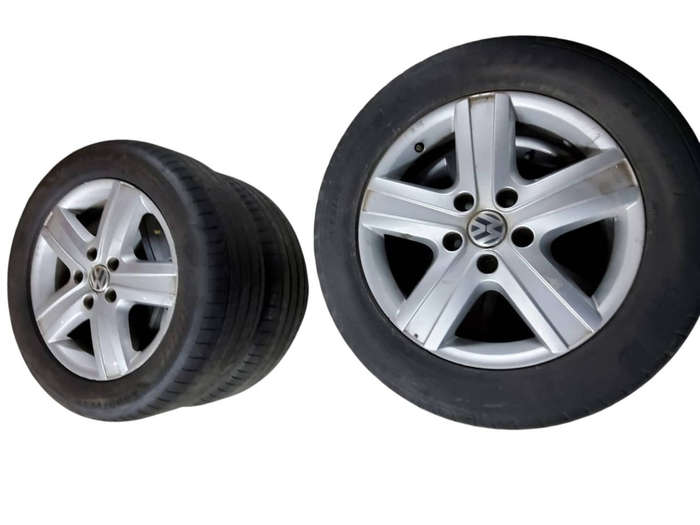 VW CARAVELLE T5 ORIGINAL MAGS WITH TYRES