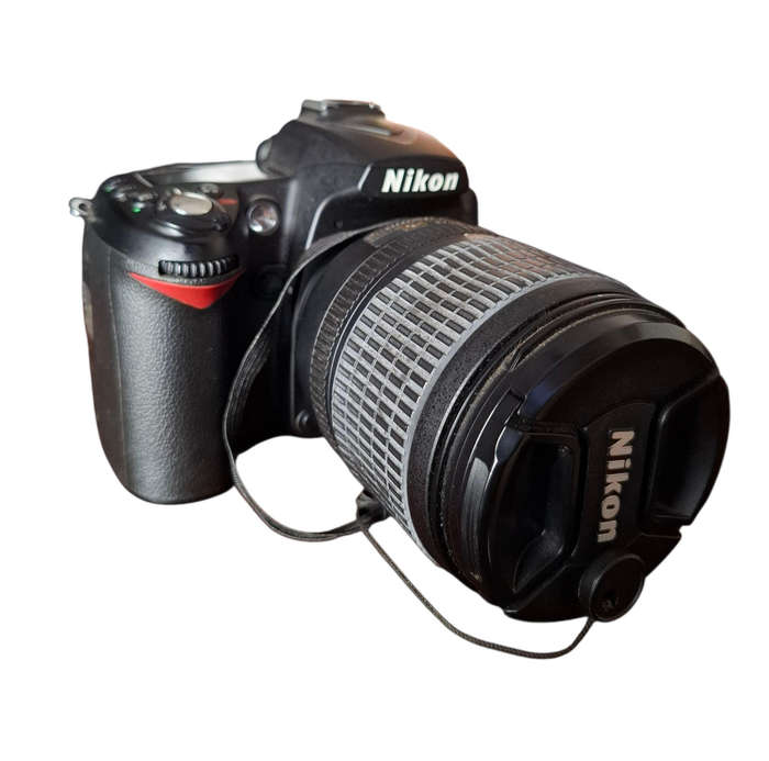 Nikon D90 Camera with Bag and Extra Cables, Charger and Batteries