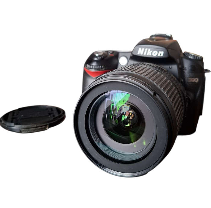 Nikon D90 Camera with Bag and Extra Cables, Charger and Batteries