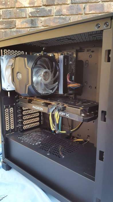 XFX SWIFT RX 6700 XT 12GB