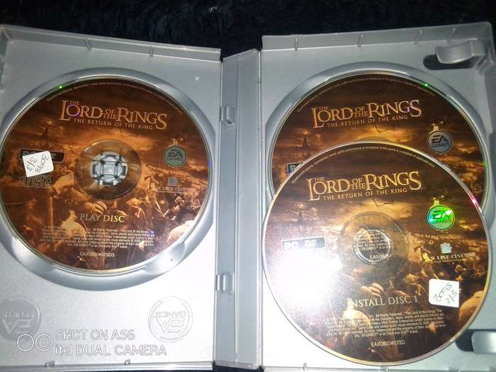Lord of the Rings: The Return of the King  PC Game Set  3 Discs: 2 Install Discs + 1 Play Disc