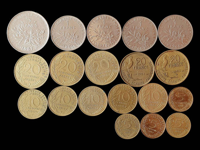 Lot of 19 Vintage French Coins  Francs & Centimes (1950s1980s)