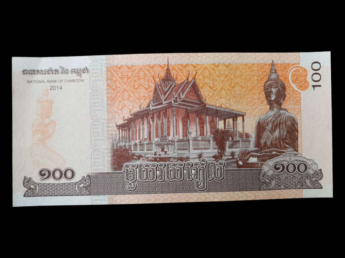 Cambodia 100 Riel Banknote (2014) - Uncirculated | Buddhist Temple & Monk | Collectible Note
