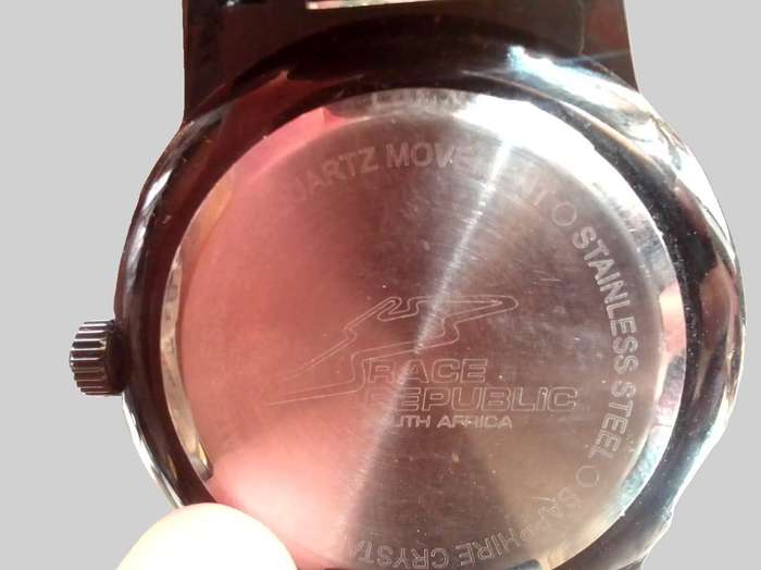 Race Republic Sports-Inspired Quartz Watch  Sleek Black Design