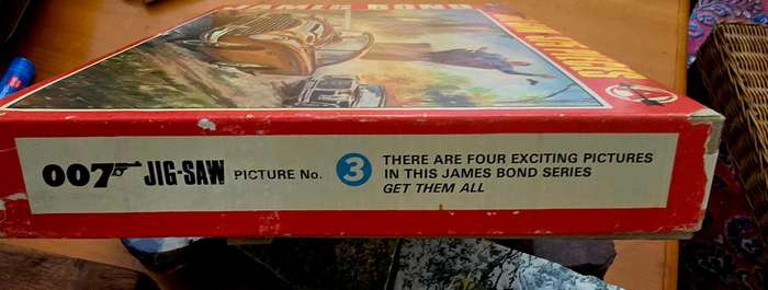 James Bond 007 375-Piece Jigsaw Puzzle