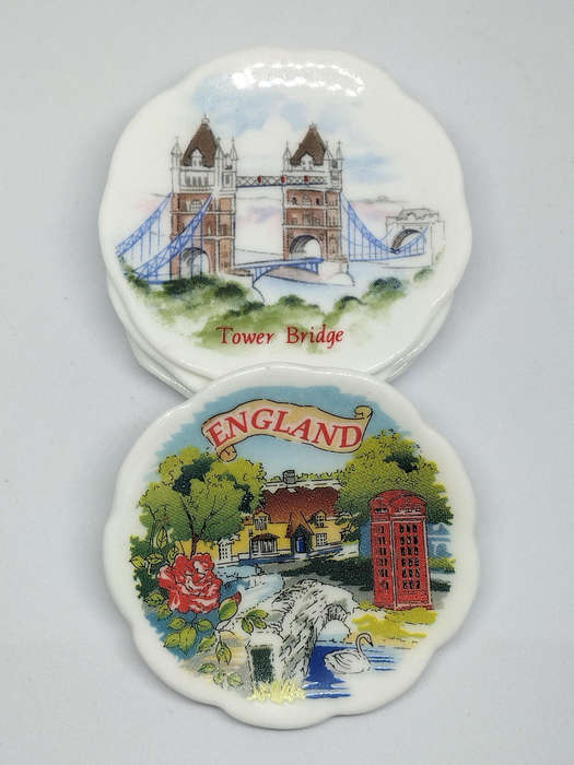 Miniature Set of 4 Decorative Plates Featuring Various Iconic Landmarks Of England
