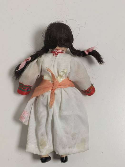 Porcelain Vintage World Dolls