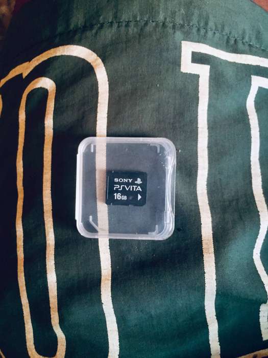 Original Sony ps Vita memory card 16 gb