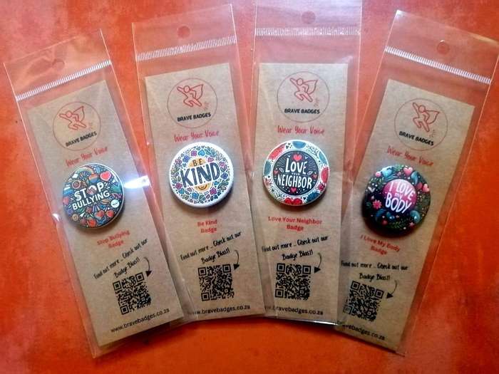 Love Your Neighbour Accessory Brooch Badge - Friendly Fashion