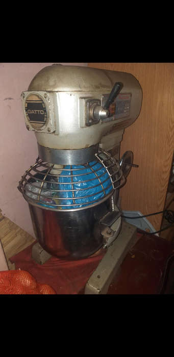 Pizza dough mixer