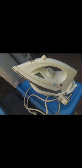 Steam iron