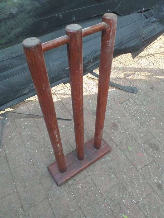 cricket stumps