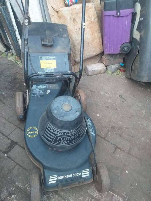 southern cross 2200w electric lawnmower