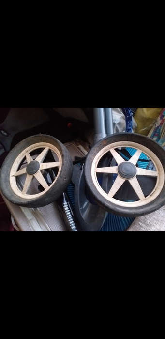 Golf cart wheels