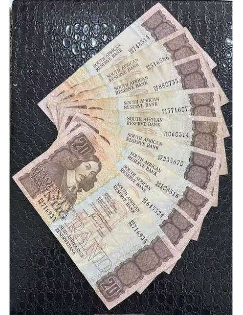 SOUTH AFRICA: GPC DE KOCK - (9) NINE TWENTY RAND NOTES - D PREFIX - BID PER NOTE- MIN 3 PER ORDER