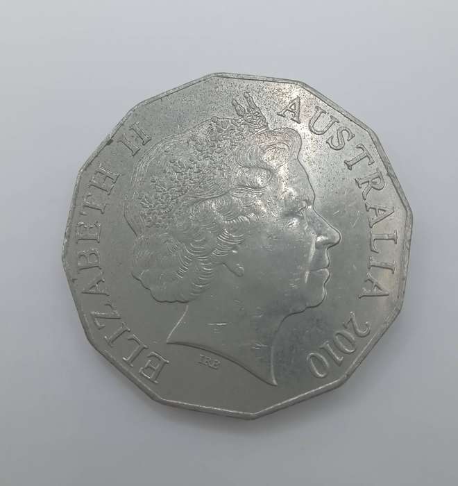 2010 AUSTRALIA ELIZABETH II 50 CENTS COIN