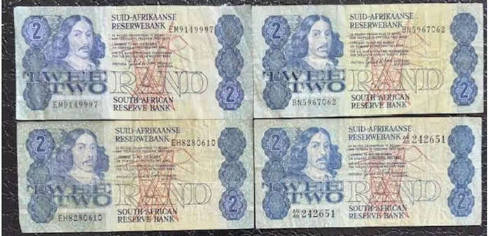 SOUTH AFRICA- GPC DE KOCK FOUR TWO RAND NOTES - Different Prefixes