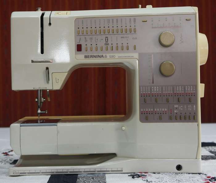 Bernina 1230 Sewing Machine with Hard Cover Cases included