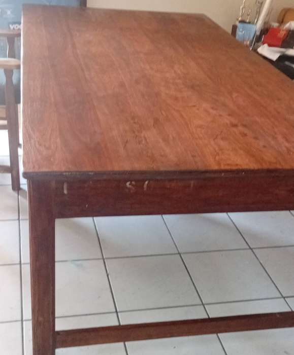 Exquisite solid wooden oak table