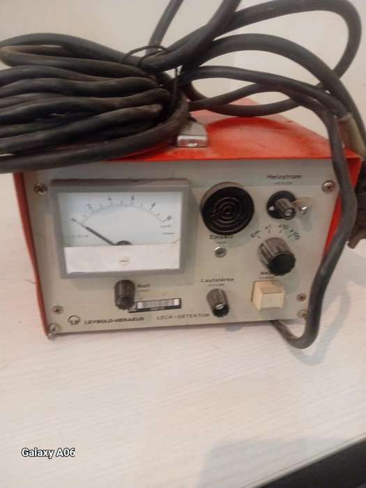 Leybold-Heraeus-21 Leak Detector Unit