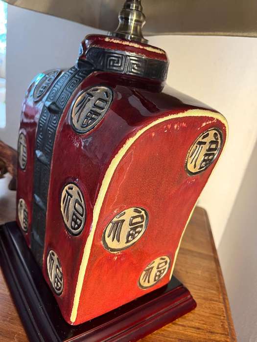 2 x Vintage Asian Chinoiserie Red Tang Suit Lamps  | Late 20th Century | Porcelain & Wood