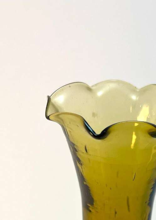 Beautiful Amber Vintage Mid-Century Modern Amber Art Glass Vase