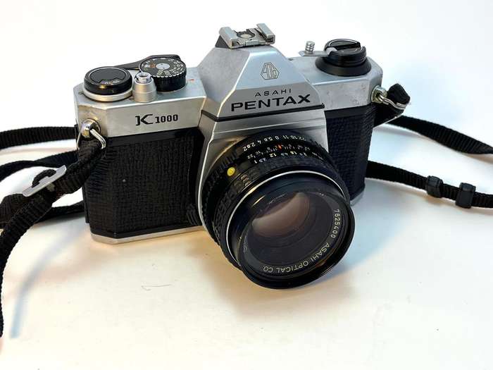 Pentax K1000 | Fully Manual 35mm SLR with Original Case