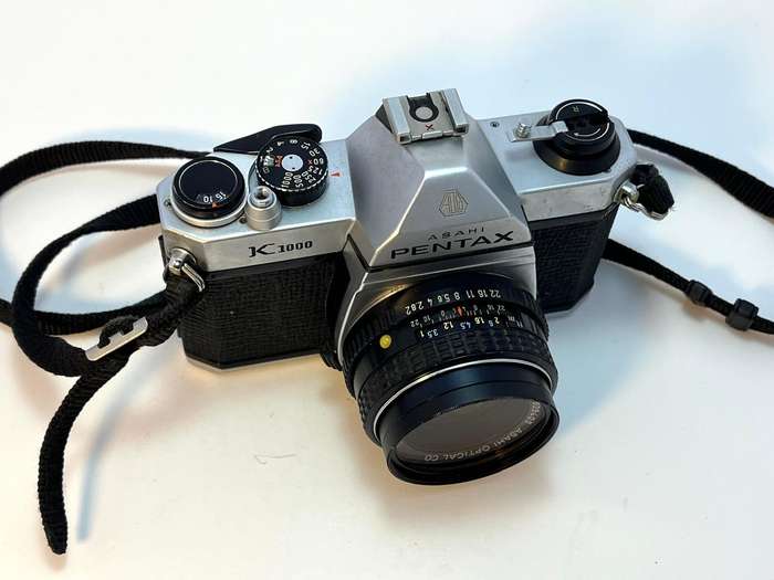 Pentax K1000 | Fully Manual 35mm SLR with Original Case