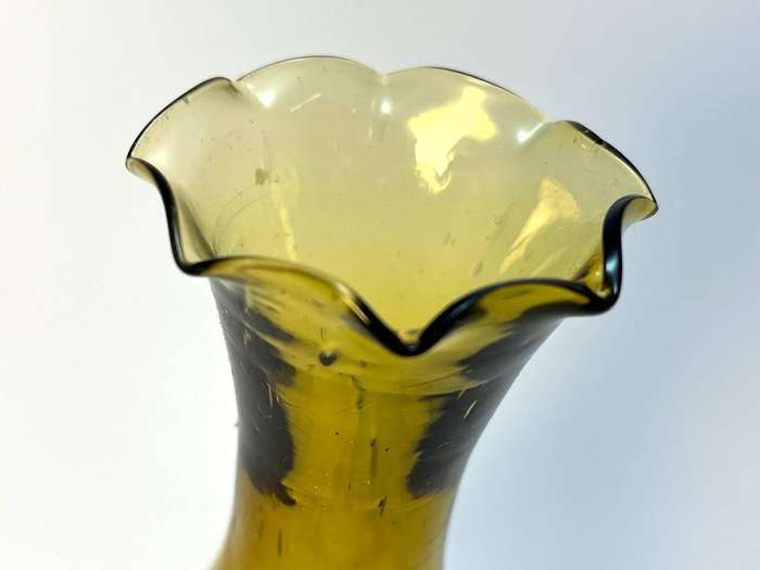 Beautiful Amber Vintage Mid-Century Modern Amber Art Glass Vase