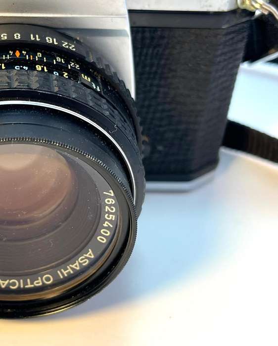 Pentax K1000 | Fully Manual 35mm SLR with Original Case