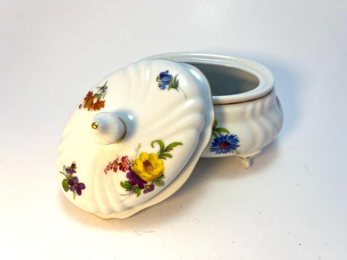 Vintage Weimar Oval Porcelain Casket | Wild Flowers Design (1970s, Germany)