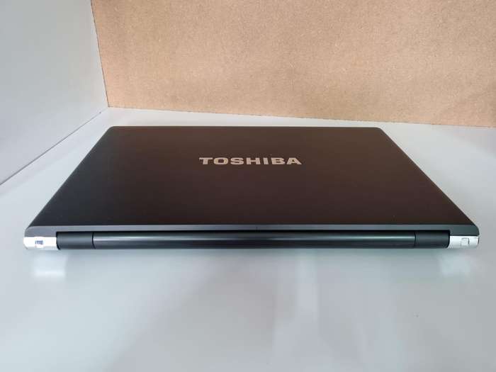 Toshiba Tecra R950 (Intel  i7, 256GB SSD, 8GB) Laptop