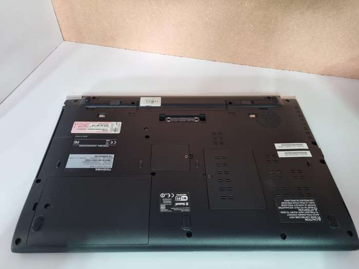 Toshiba Tecra R950 (Intel  i7, 256GB SSD, 8GB) Laptop