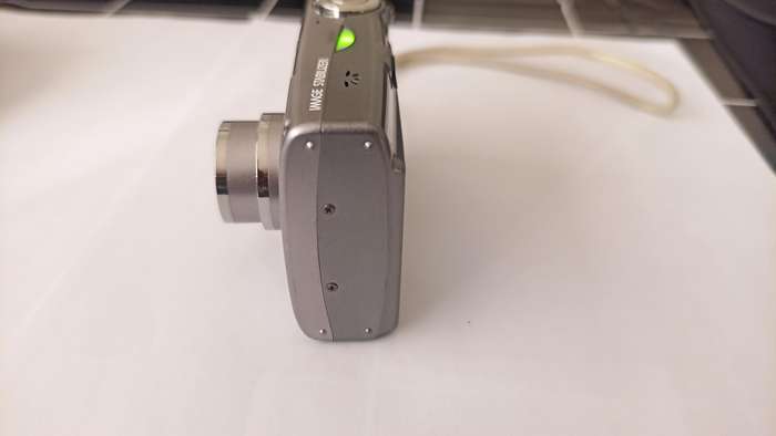 Canon IXUS 850 IS Digital Camera