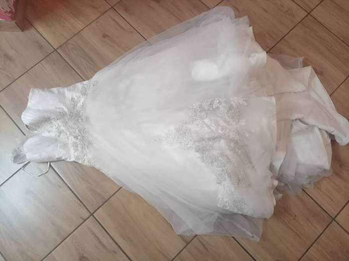 Oleg Cassini One-shoulder Tulle wedding dress (including veil)