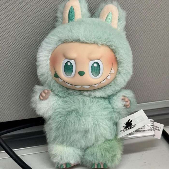 JUNIOR TRANDING /NEW TRENDY LABUBU DOLL
