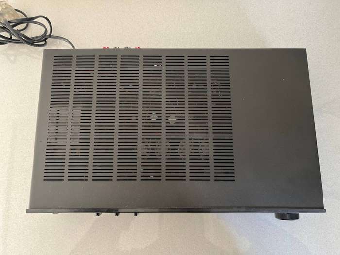 NAD 3020i amplifier