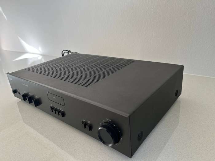 NAD 3020i amplifier