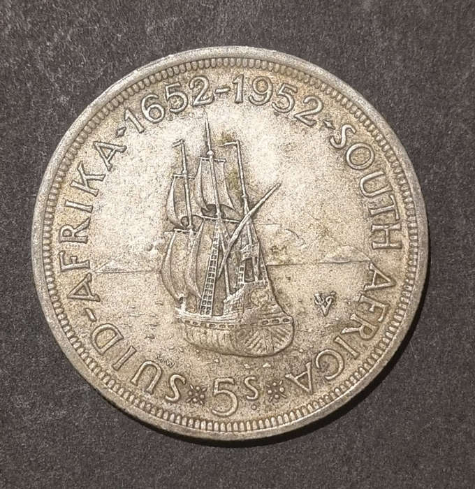 1952 - 5 shilling coin