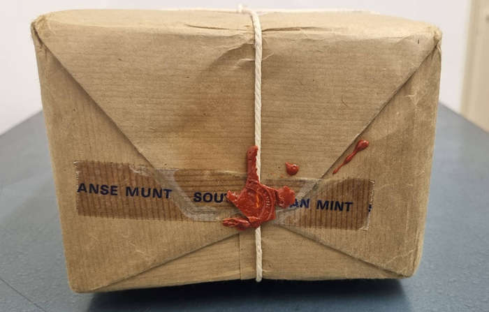 Sealed SA Mint Package Extremely Rare  5 × 1975 Numismatic Specimens  Untouched & Original