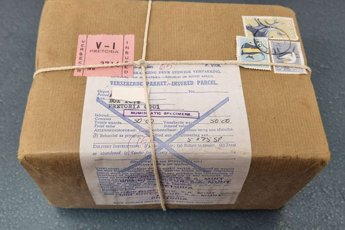 Sealed SA Mint Package Extremely Rare  5 × 1975 Numismatic Specimens  Untouched & Original