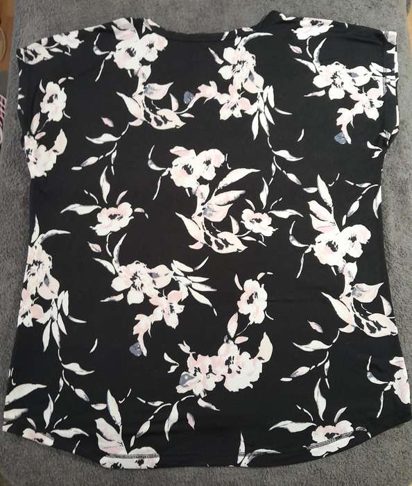 Ladies Top - Tshirt - Miladys Active wear - Black - Secondhand - Medium