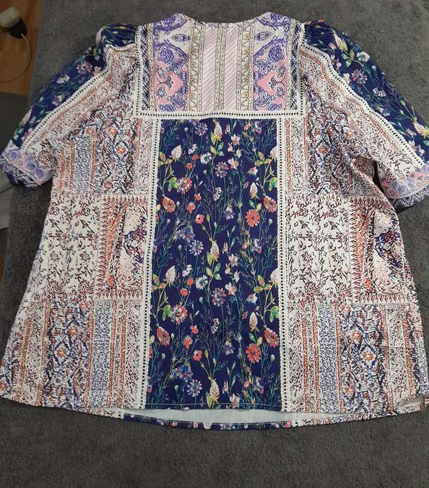 Ladies Top - Shein - Boho/floral - Secondhand - Large