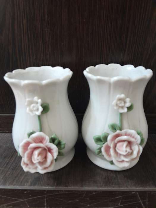 Vintage Ceramic Mini Vases - Rose detail - White