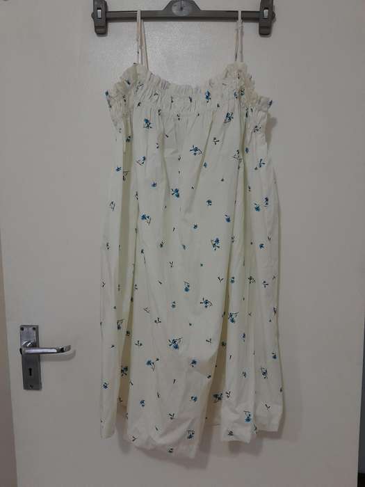 Summer cotton dress white with blue flowers. Large. New. H&M.