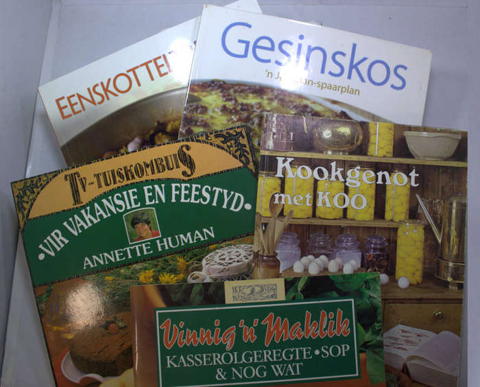 Five Assorted Cookbooks and Magazines Hard and Soft Cover Afrikaans Cookbooks