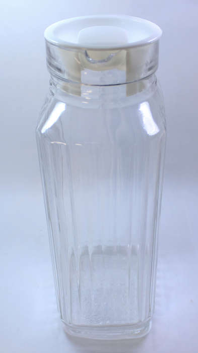 1.6 Liter Rectangular Fridge Glass Water Bottle with Handle and Pouring Lid