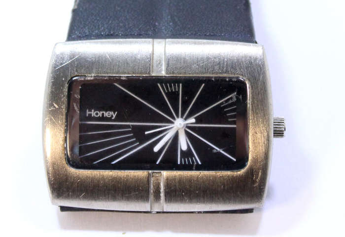 Honey Wide Face Wide Leather Strap Ladies Wristwatch