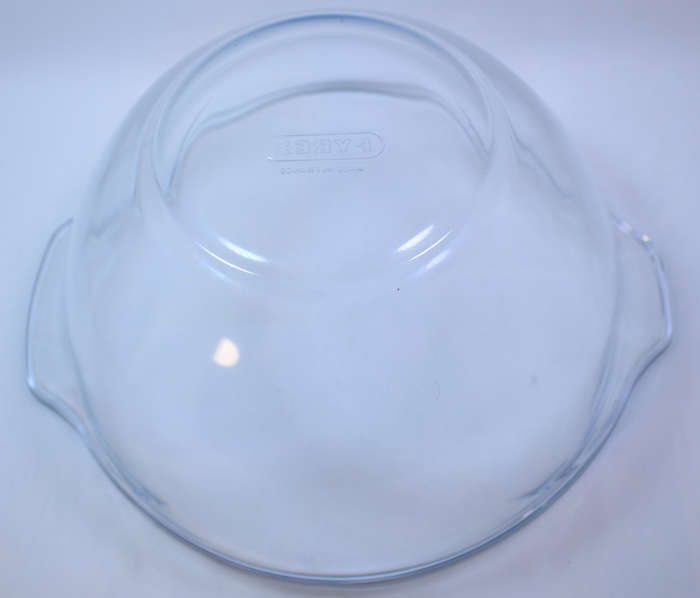 Large Genuine Pyrex Glass Classic 2.7l Mixing Bowl With Handles