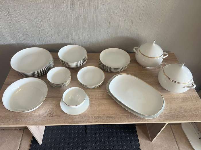 Hutschenreuther 34 - Piece Porcelain Set  Gold Trim  German Vintage